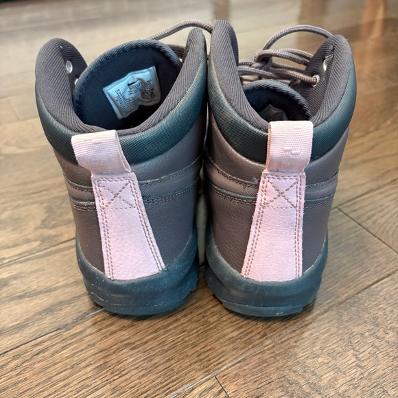 Nike‎ Manoa Boots Youth Size 7Y Brown Leather Hiking Trail Walking Shoes - Picture 3 of 12